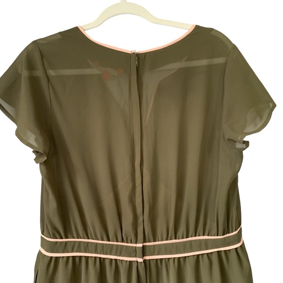 ModCloth army green chiffon jumpsuit with peach trim and flutter sleeves. Size L - Picture 4 of 15